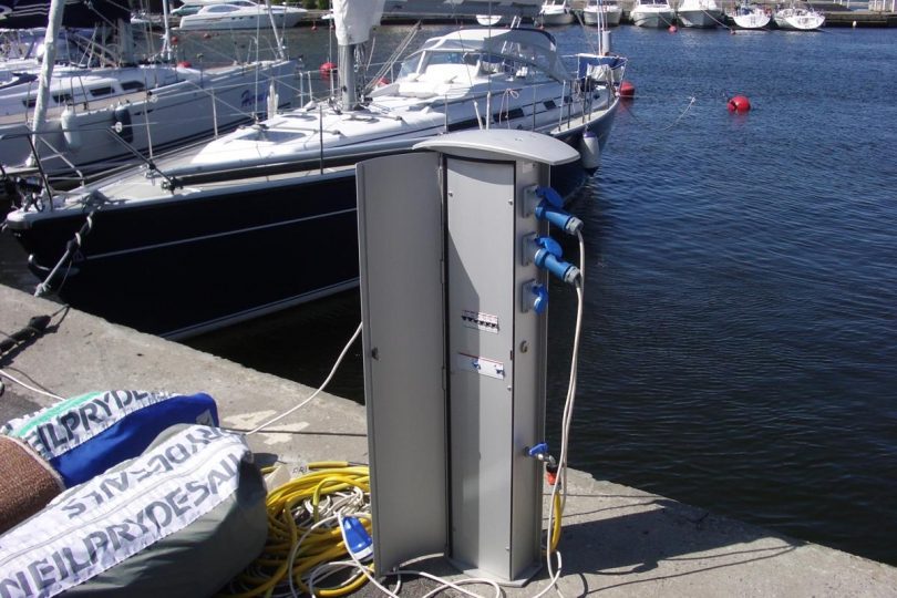 Električni priklop v marini